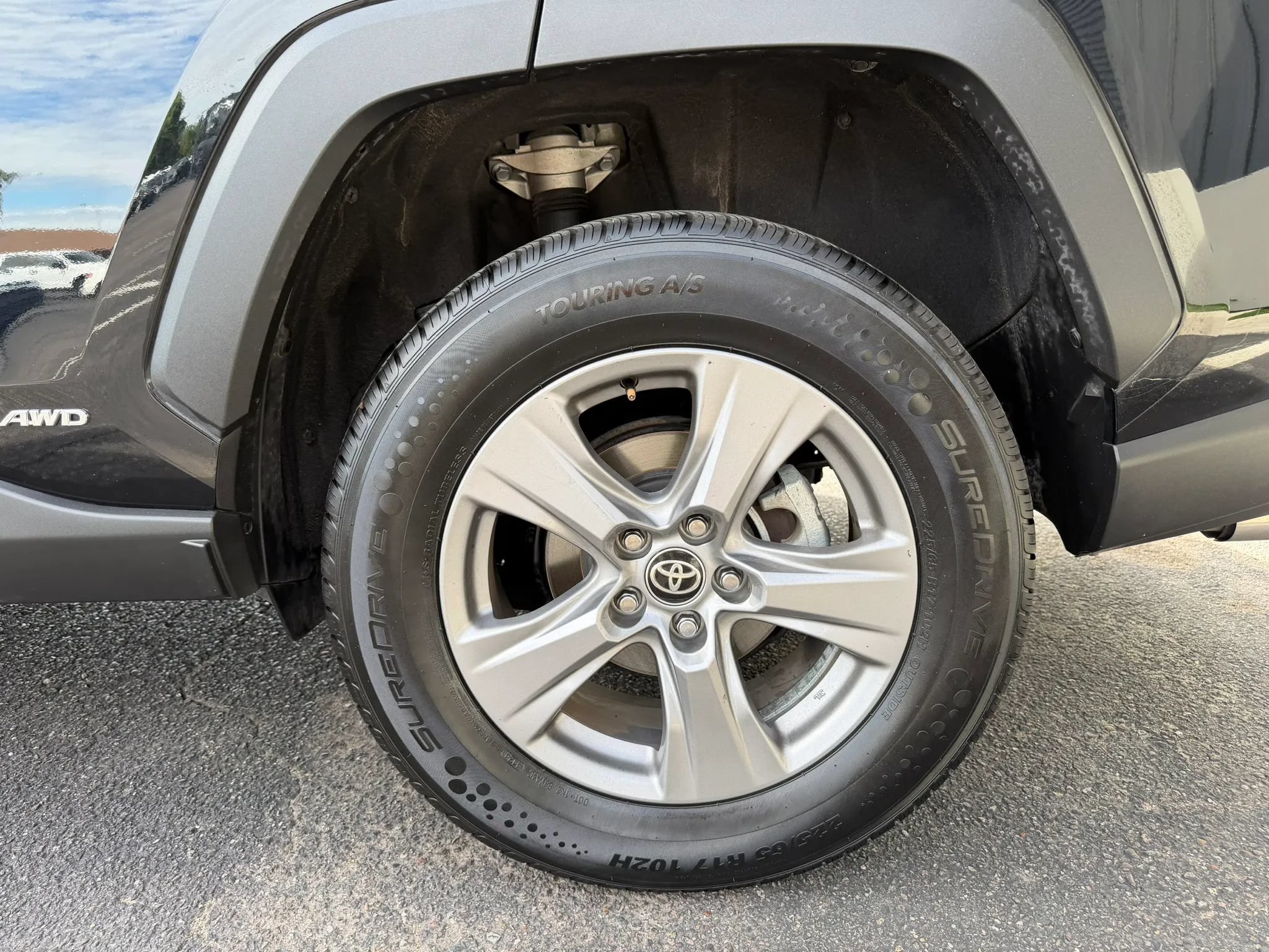 Used 2024 Toyota RAV4 XLE w/ Weather Package AWD/4WD image 33