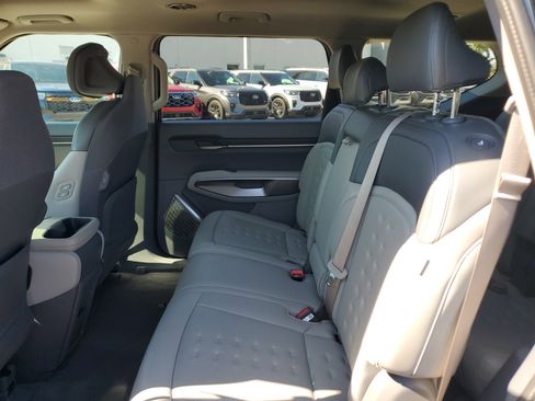 Used 2026 Kia EV9 Wind image 14