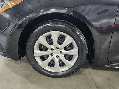 Used 2021 Toyota Corolla LE w/ Carpet Mat Package (TMS) image 10