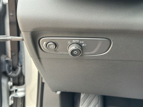 Used 2023 Buick Envision Essence AWD/4WD image 13
