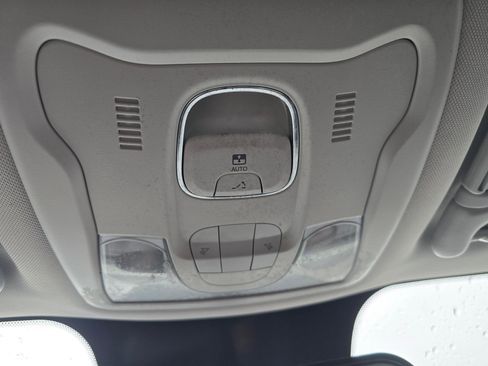 Used 2018 Jeep Renegade Sport w/ Power & Air Group image 21