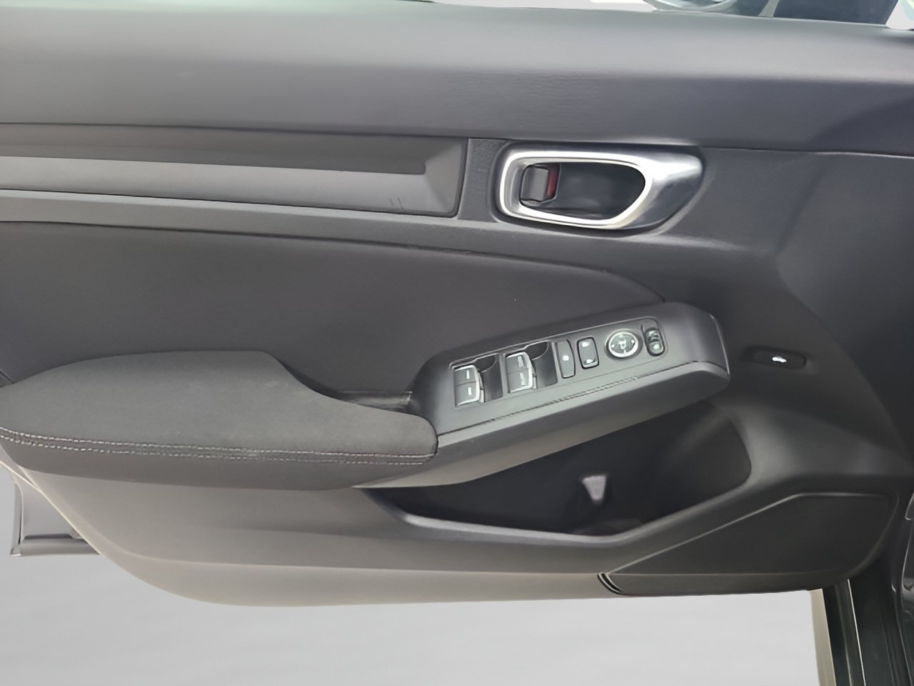 Used 2025 Honda Civic LX image 17
