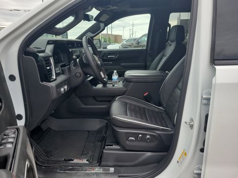 Used 2025 GMC Sierra 1500 AT4X AWD/4WD image 16