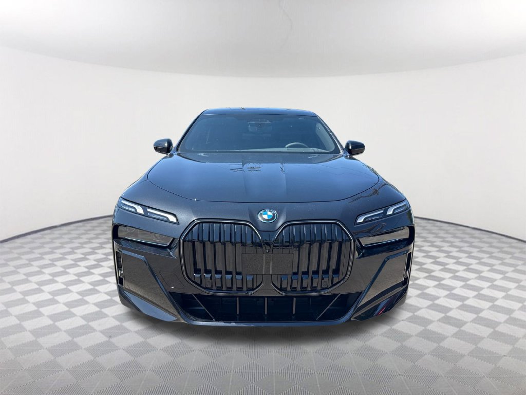 New 2026 BMW i7 xDrive60 AWD/4WD image 2