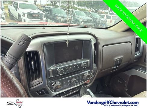 Used 2017 Chevrolet Silverado 1500 LTZ Z71 w/ LTZ Plus Package AWD/4WD image 19