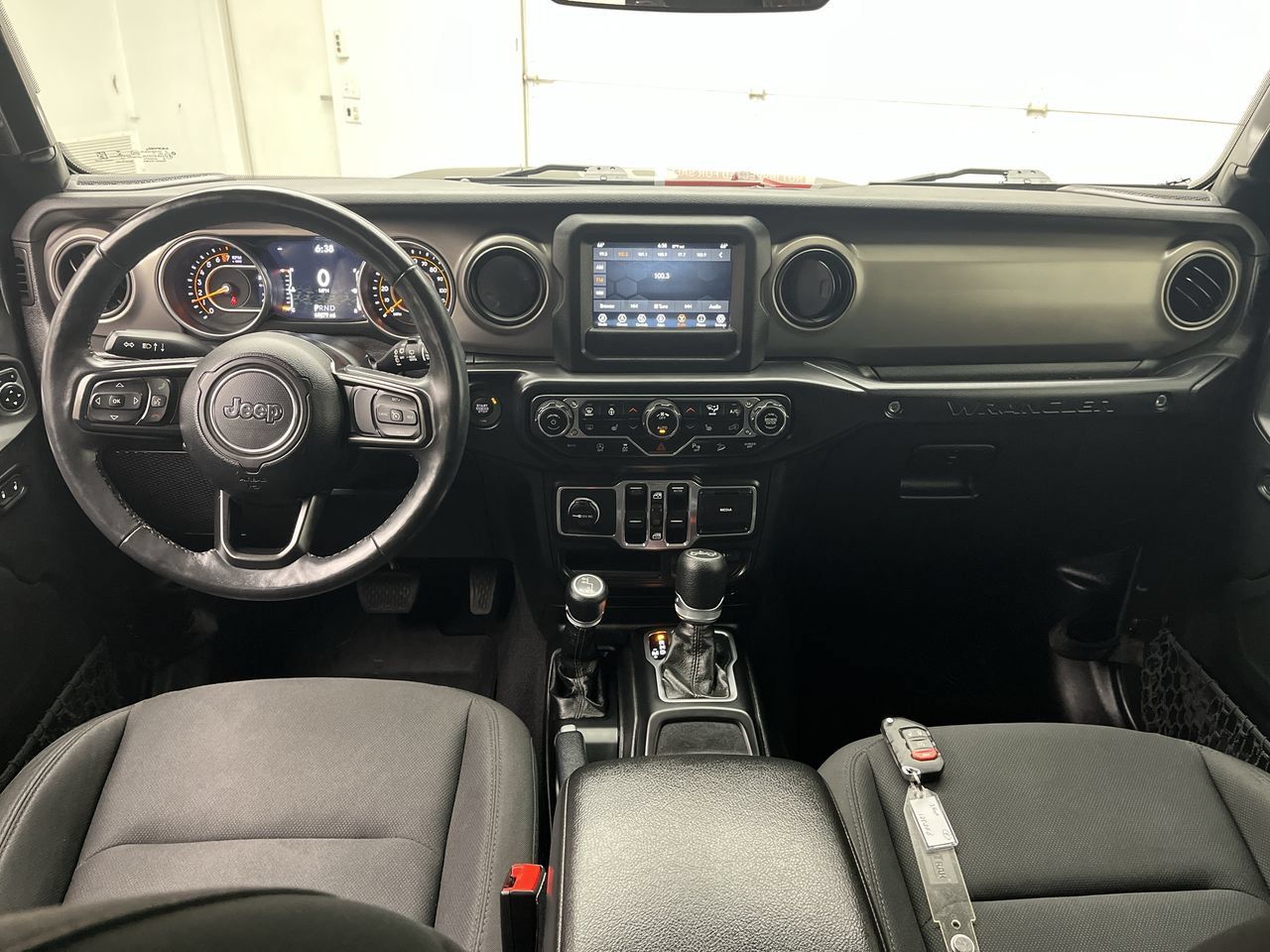Used 2018 Jeep Wrangler Unlimited Sport S AWD/4WD image 4