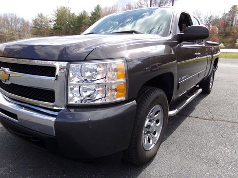 Used 2010 Chevrolet Silverado 1500 LT w/ Power Pack Plus image 2