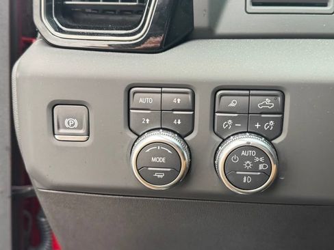 Used 2025 GMC Sierra 2500 AT4 AWD/4WD image 26