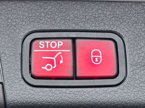 New 2026 Mercedes-Benz GLB 250 4MATIC image 21