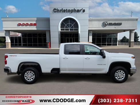 Used 2025 Chevrolet Silverado 3500 LT w/ Safety Package AWD/4WD image 2