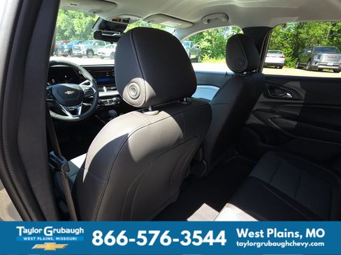 New 2026 Chevrolet Trax LT w/ Driver Confidence Package FWD image 27
