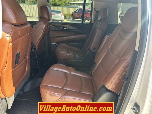 Used 2019 Cadillac Escalade ESV Premium Luxury AWD/4WD image 39