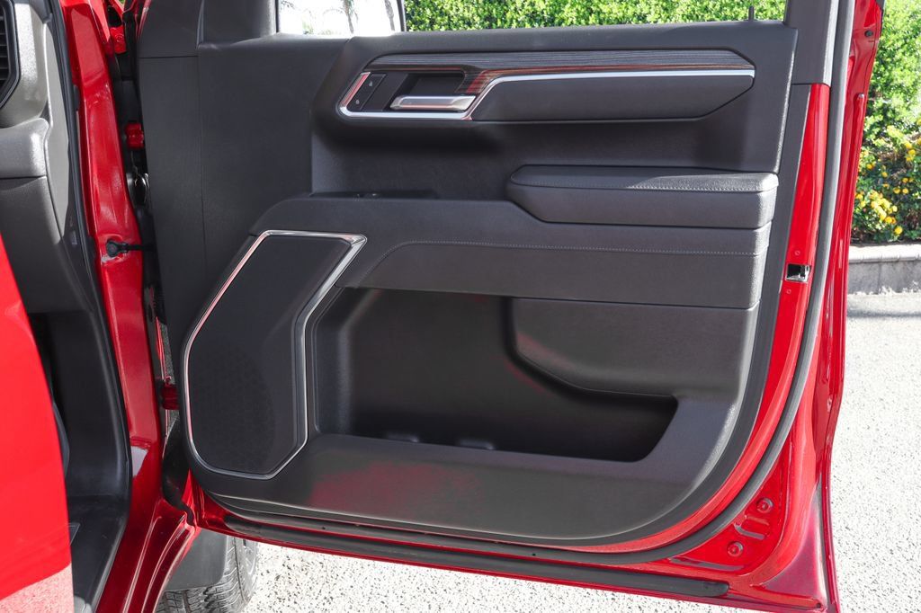 Used 2025 Chevrolet Silverado 1500 LT Trail Boss w/ Protection Package AWD/4WD image 45
