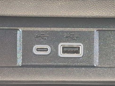 Used 2024 Chevrolet Colorado Trail Boss w/ Technology Package AWD/4WD image 21