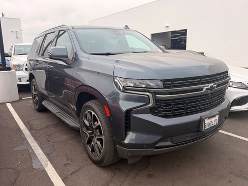 Used 2021 Chevrolet Tahoe RST w/ Luxury Package image 2