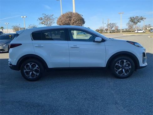 Used 2020 Kia Sportage LX image 3