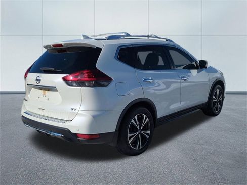 Used 2020 Nissan Rogue SV w/ Sun & Sound Touring Package image 3