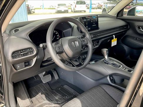 New 2026 Honda HR-V LX image 8