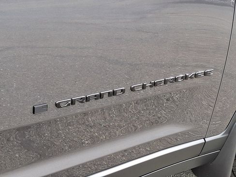 New 2025 Jeep Grand Cherokee L Altitude image 14