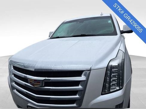 Used 2016 Cadillac Escalade Premium image 2