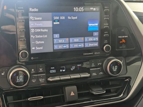 Used 2021 Toyota Highlander XLE image 20