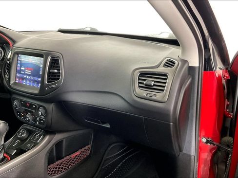 Used 2017 Jeep Compass Trailhawk w/ Navigation Group AWD/4WD image 19