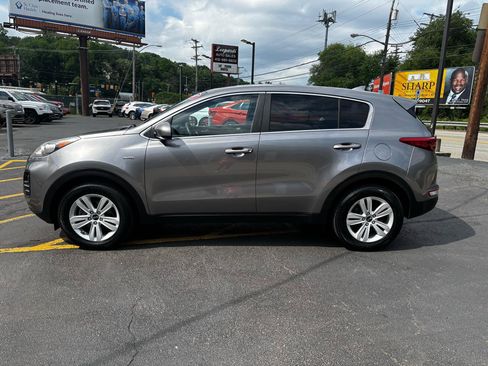 Used 2017 Kia Sportage LX AWD/4WD image 4