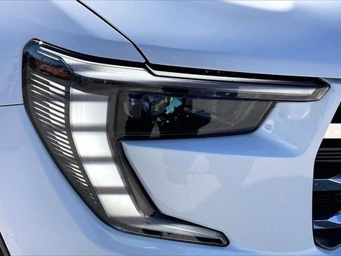 Certified 2025 GMC Acadia Elevation image 33