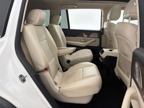 Used 2022 Mercedes-Benz GLS 450 4MATIC image 32