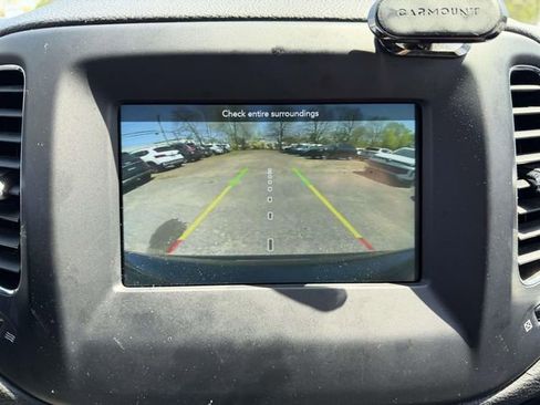 Used 2019 Jeep Compass Latitude w/ Cold Weather Group AWD/4WD image 25