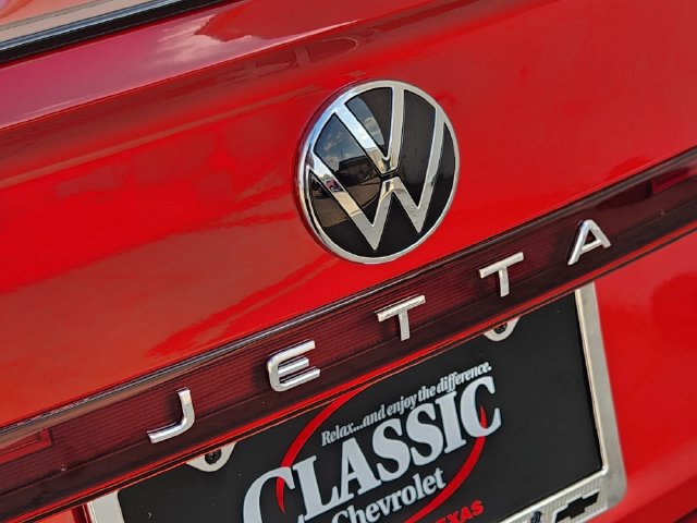 Used 2026 Volkswagen Jetta SE FWD image 8