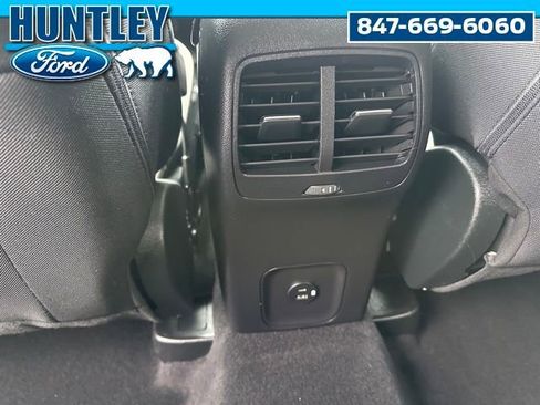 Used 2022 Ford Escape SE w/ SE Sport Appearance Package image 15