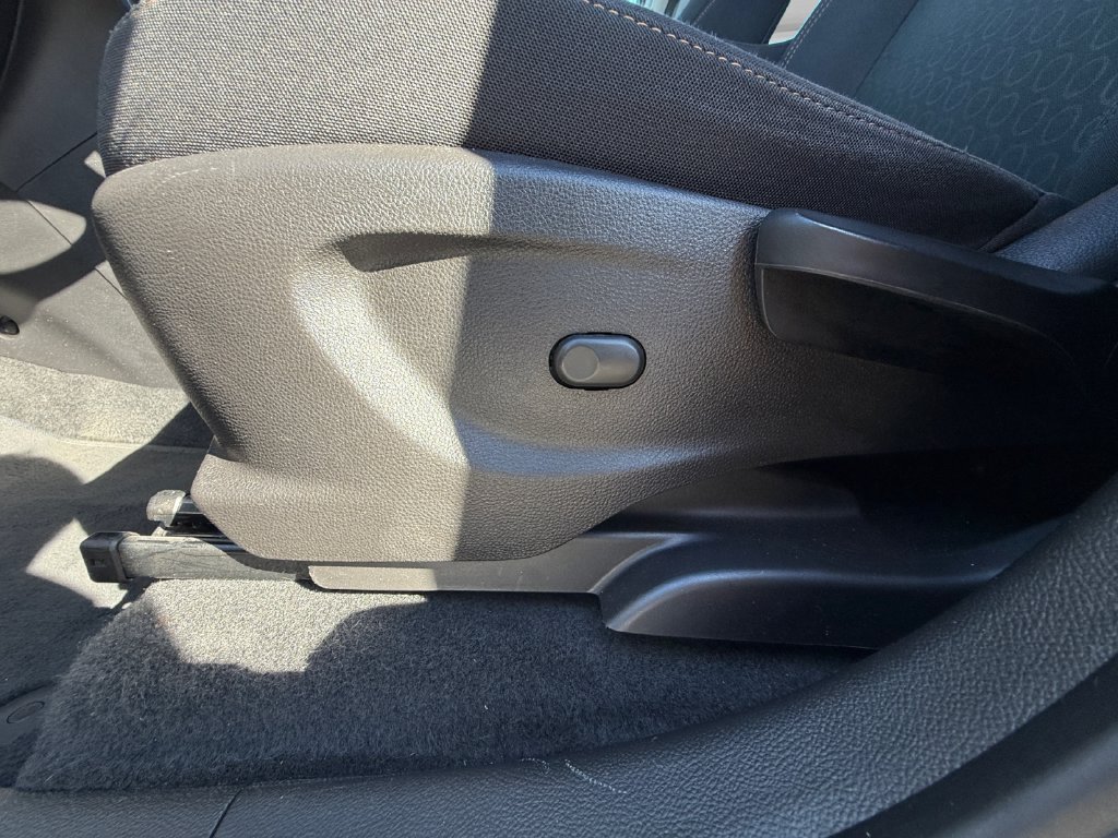 Used 2020 Chevrolet Trax LS w/ Tint and Cruise Package FWD image 12
