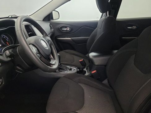Used 2020 Jeep Cherokee Latitude FWD image 17
