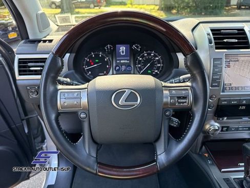 Used 2019 Lexus GX 460 image 34