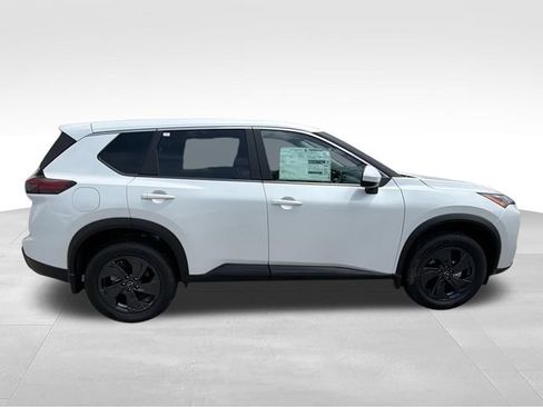 New 2026 Nissan Rogue SV w/ Cold Weather Package AWD/4WD image 9