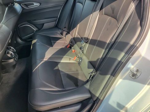 Used 2022 Alfa Romeo Giulia Sprint image 10