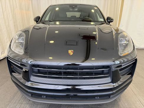 Certified 2022 Porsche Macan AWD/4WD image 6