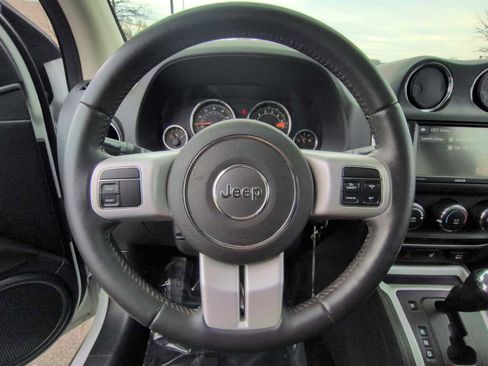 Used 2017 Jeep Compass High Altitude image 25
