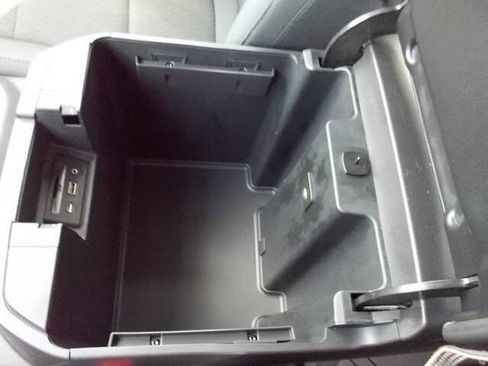 Used 2019 Chevrolet Silverado 1500 RST image 17