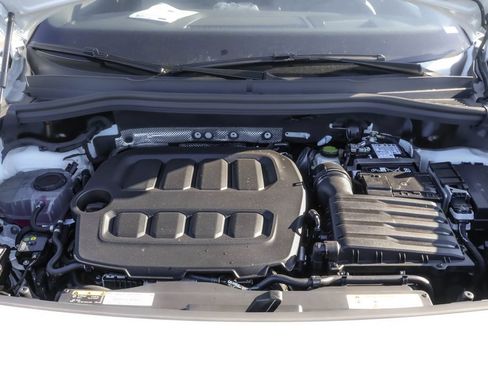 Certified 2026 Volkswagen Tiguan SE R-Line AWD/4WD image 37