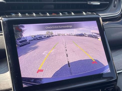 Used 2023 Jeep Grand Cherokee 4WD 4xe image 36