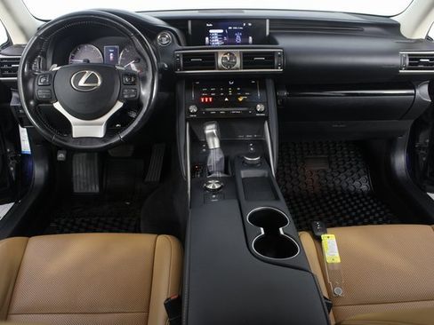 Used 2017 Lexus IS 300 AWD image 11