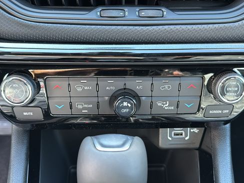 New 2026 Jeep Compass Limited image 14