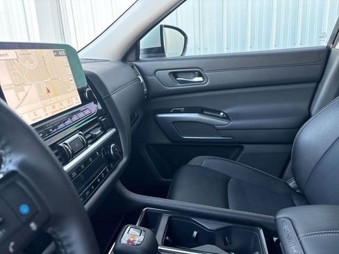 Certified 2024 Nissan Pathfinder SL image 29