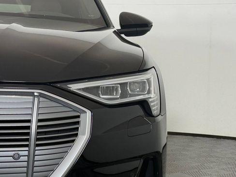 Used 2022 Audi e-tron Premium image 11