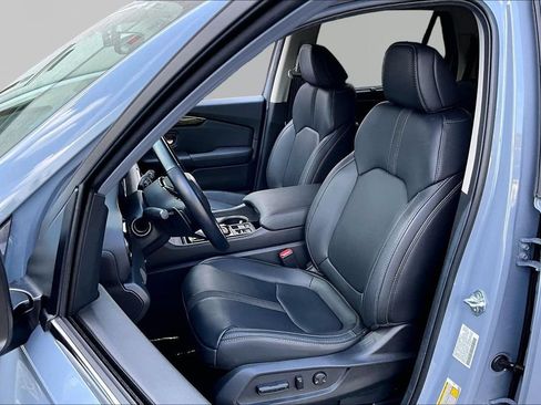 Used 2025 Honda Pilot Touring image 15
