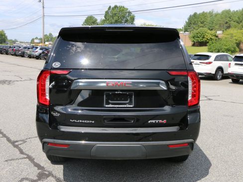 Used 2024 GMC Yukon AT4 w/ Technology Package AWD/4WD image 4