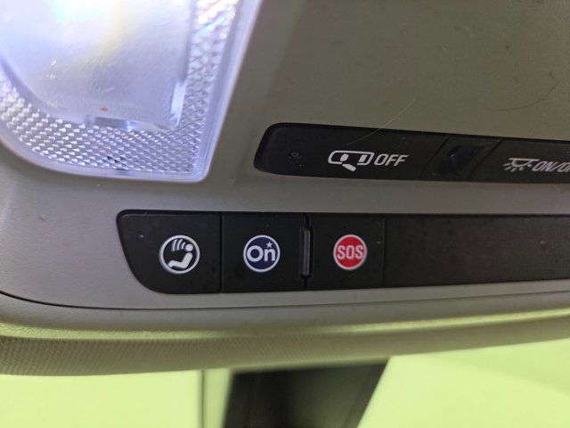 Used 2020 GMC Acadia SLE w/ Driver Convenience Package FWD image 30