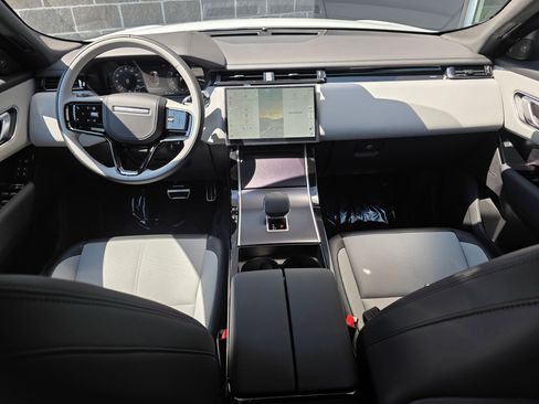 New 2026 Land Rover Range Rover Velar Dynamic SE image 18